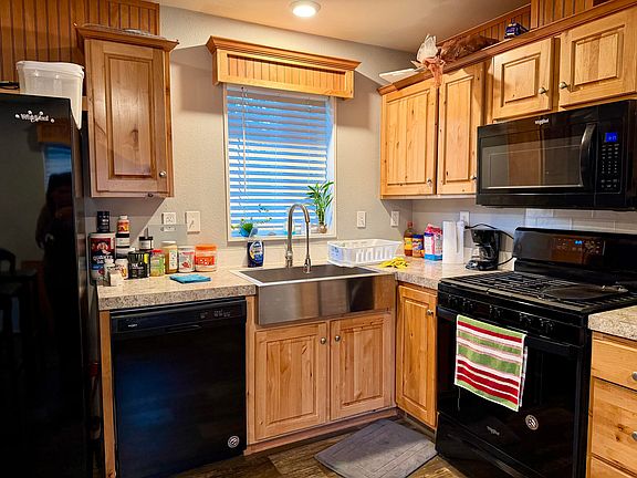 3rd image of 97 Meadow Cir #97