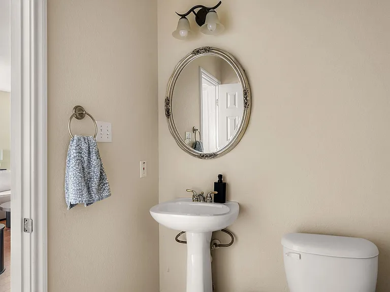 1821 Village Oak Ct — Photo 15