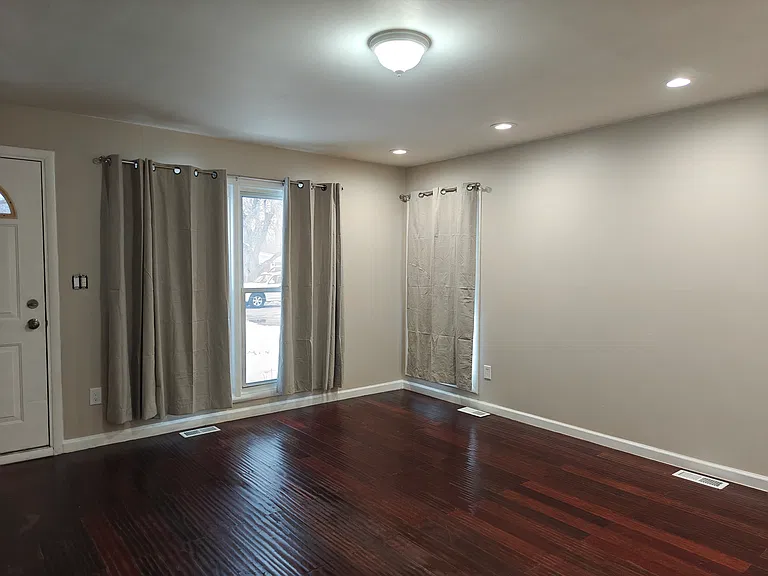 7484 Affeldt St — Photo 4