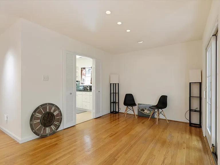 1397 Canterbury Way — Photo 6