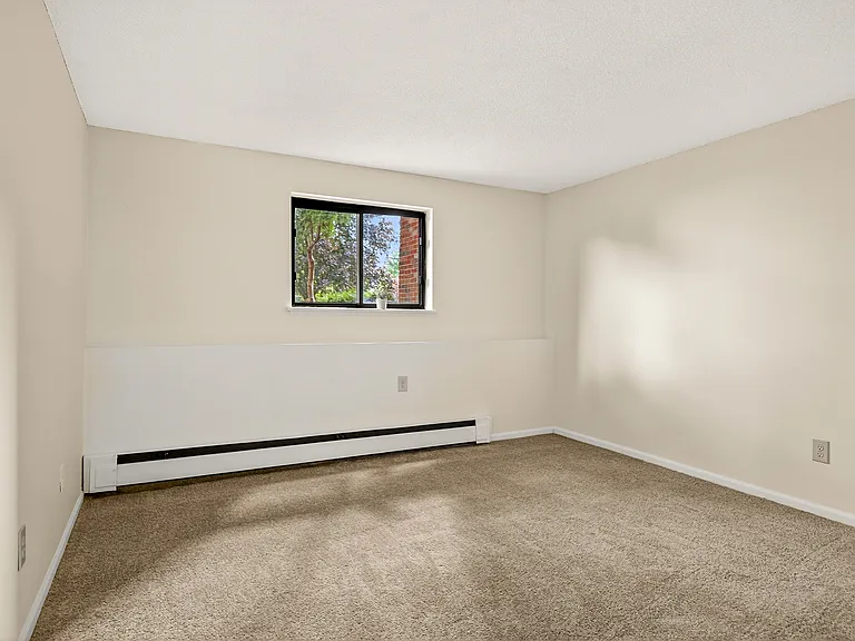 Northampton Apartments — Photo 38