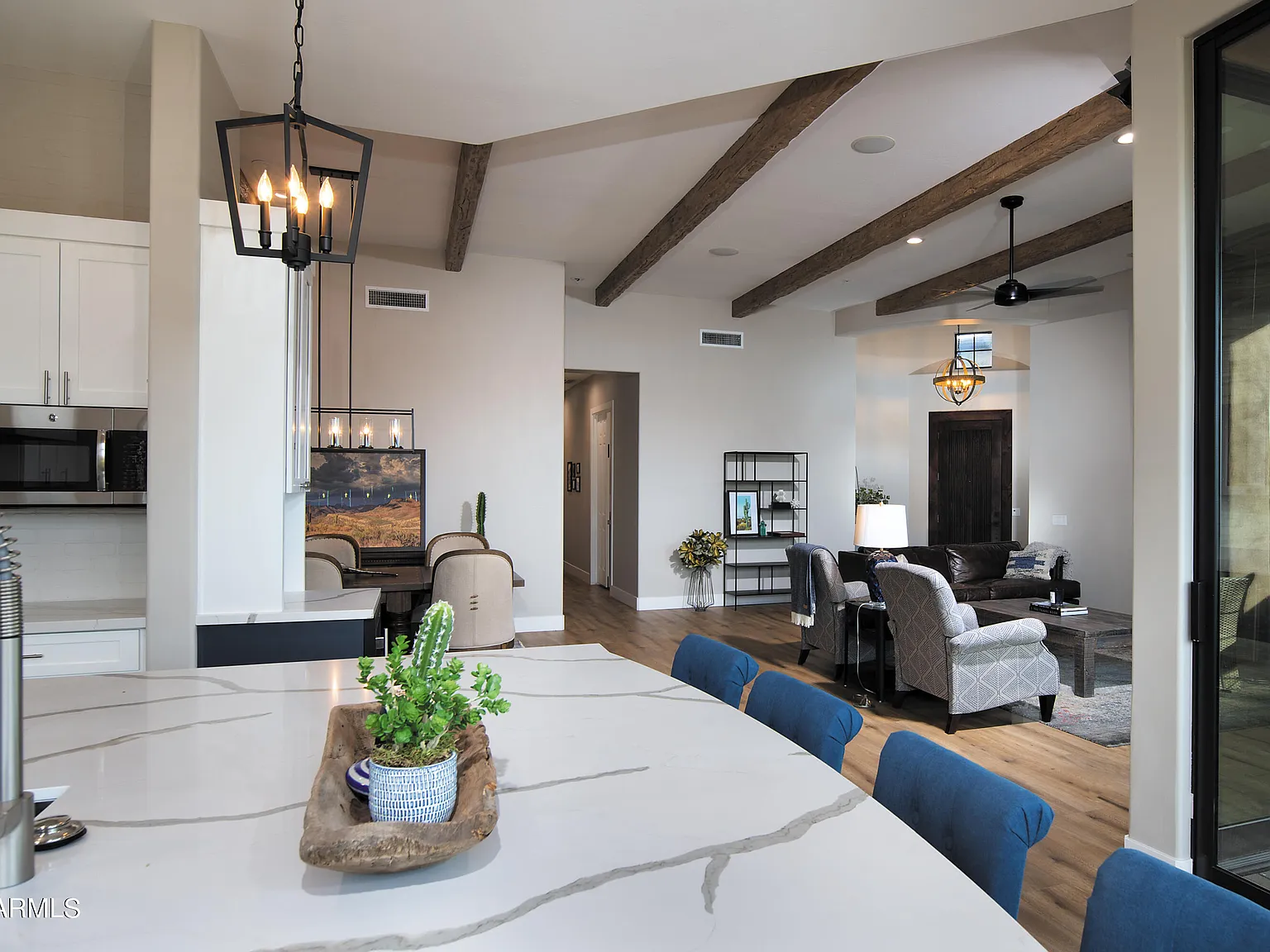 3 bed, 3.0 bath, 2206 sqft, $7,500 — Photo 3