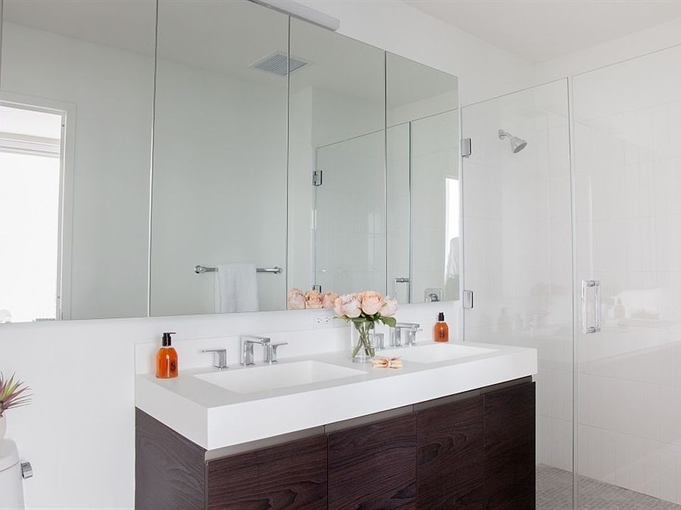 1st image of 2810 Jackson Ave #3G