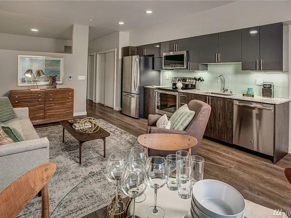 1085 103rd Ave NE APT 525, Bellevue, WA 98004