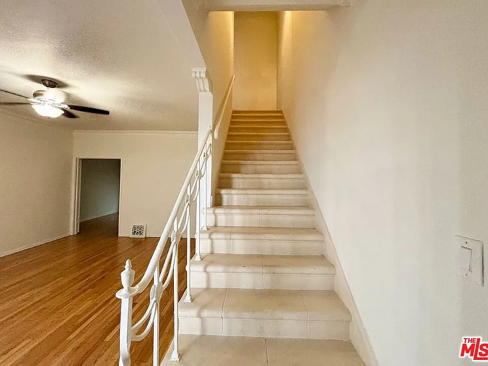 128 S Palm Dr