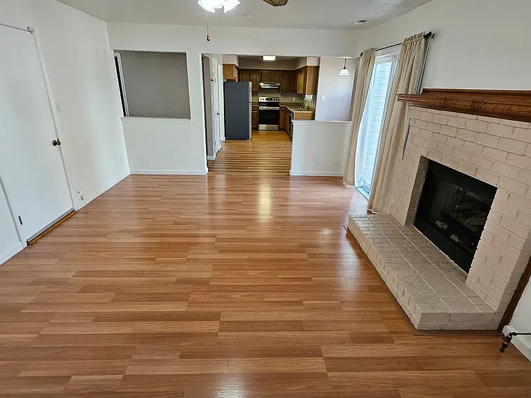 1605 Sinking Creek Dr — Photo 17