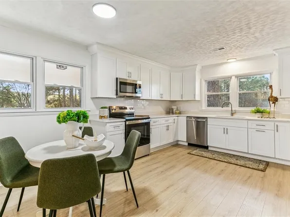 2225 Perrin Plantation Ln, Hayes, VA 23072