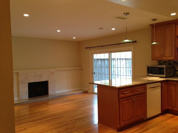 5th image of 3267 Fronda Dr