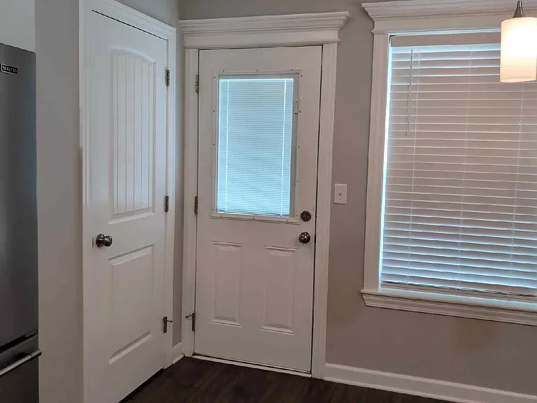1214 Cypress Ct — Photo 4