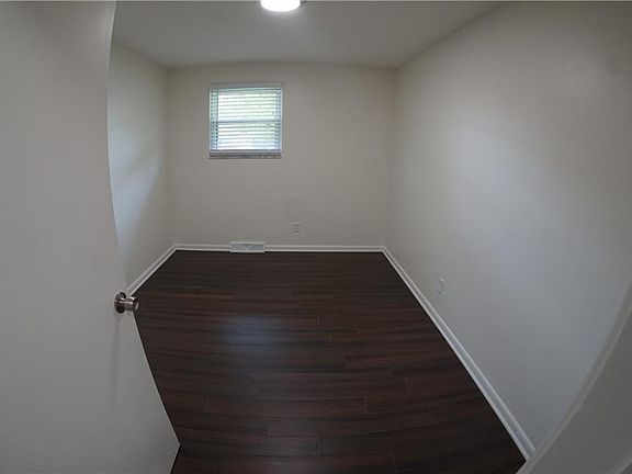 4th image of 112 Hollywood Ave
