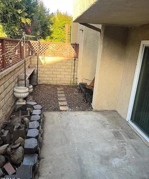 221 Rosewood St — Photo 22