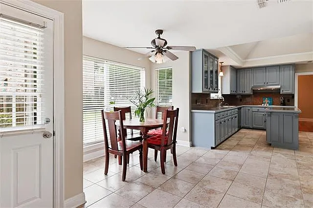 219 Nottoway Dr — Photo 5
