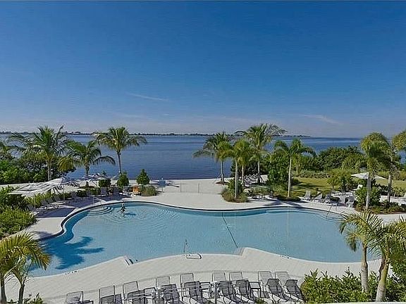 Resort heated pool & beach