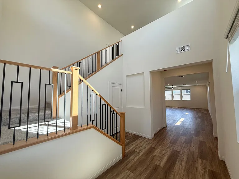 3045 Foxtail Hollow Ave — Photo 3