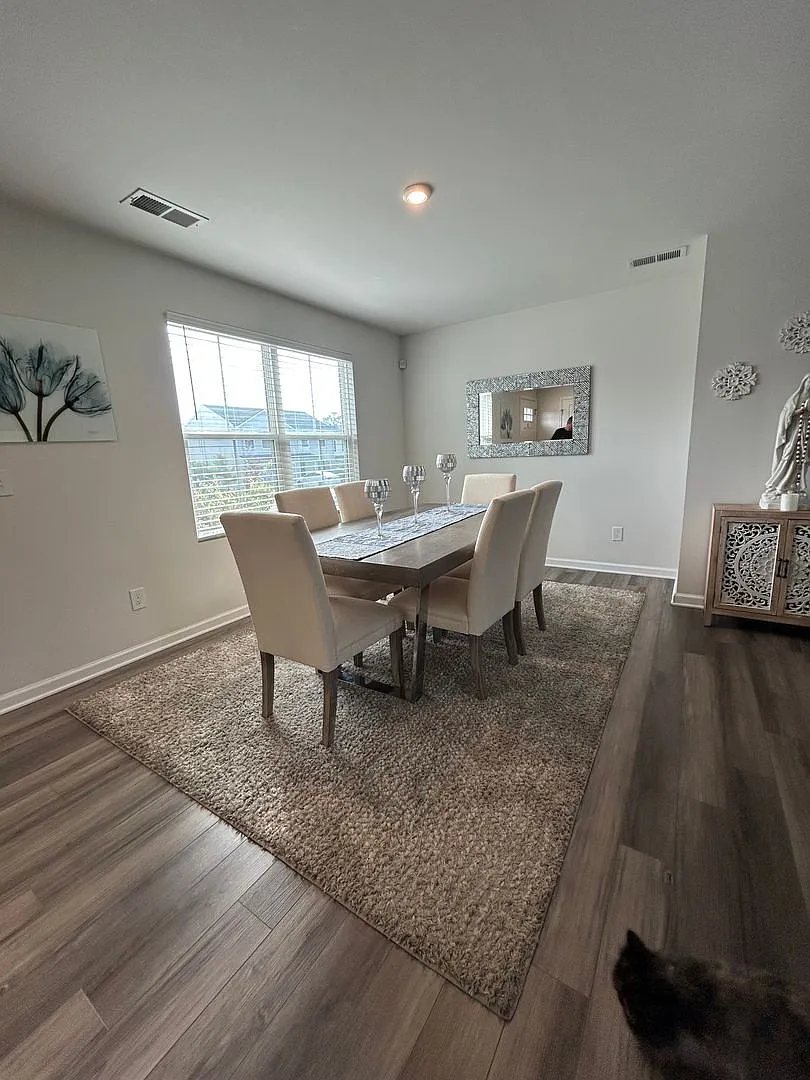 4 Bedroom Home in Woodland Pointe — Photo 2