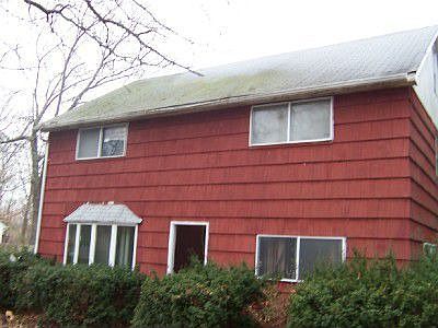 1st image of 127 Carlton Dr E
