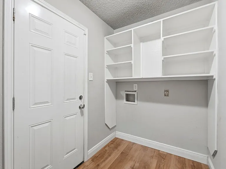 1114 Churing Dr — Photo 15