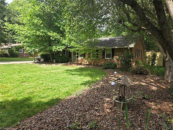 3rd image of 2945 Kecoughtan Rd