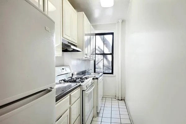 Rented by Town Residential | media 29