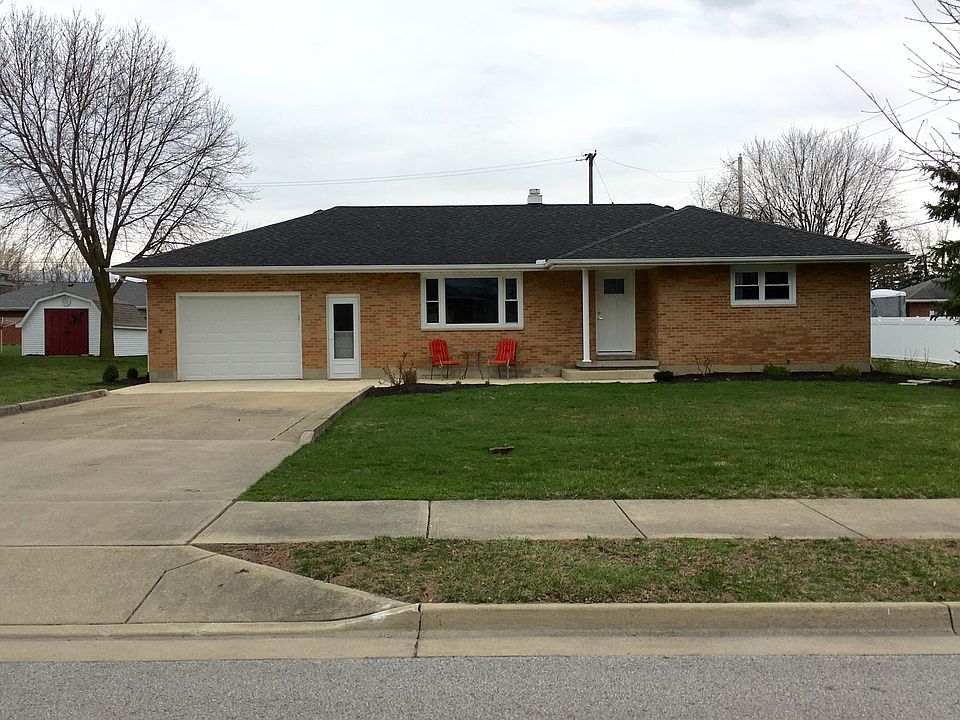 1st image of 40 Elmwood Dr