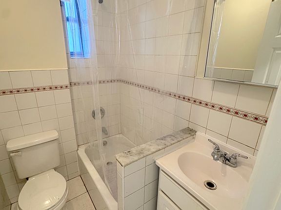 5th image of 252 S 4th St APT 3D