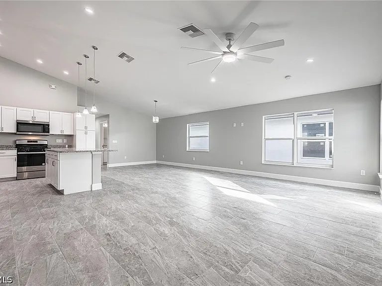 184 Village Cir — Photo 8