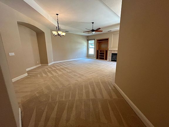 4th image of 685 Stetson Dr