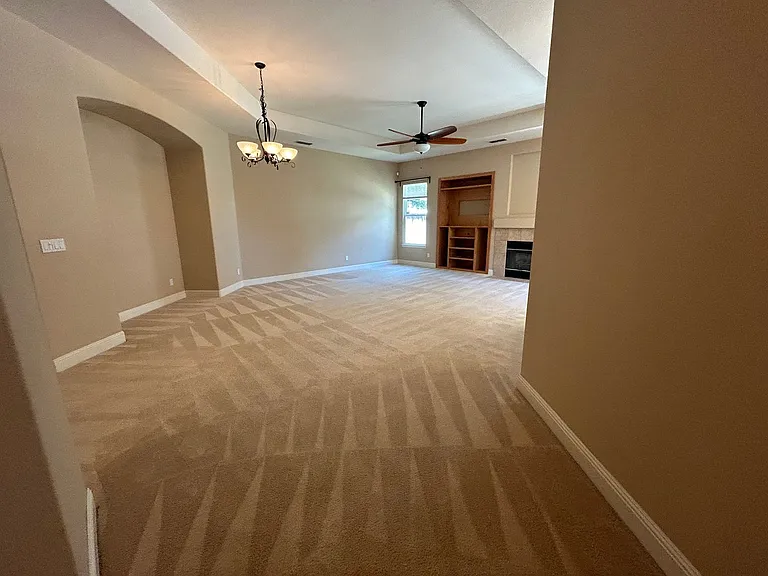 685 Stetson Dr — Photo 4
