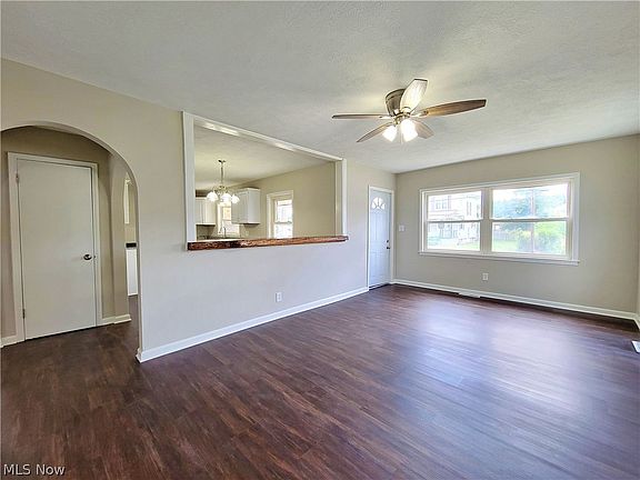 4th image of 4001 9th Ave