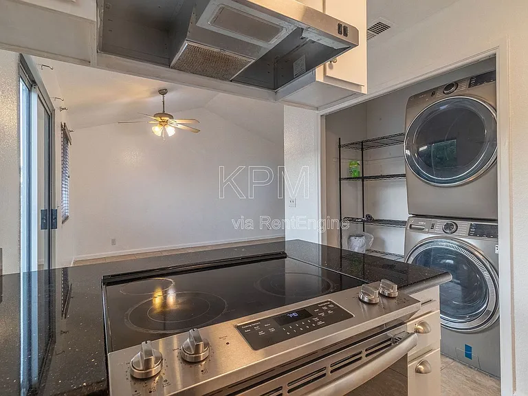 445 Almond Dr #144 — Photo 7
