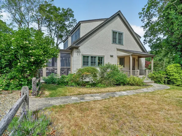 37 Old Hedge Row, Tisbury, MA 02568