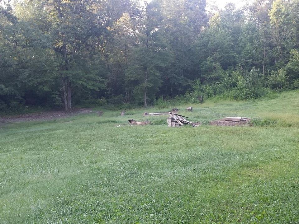 2nd image of 10204 Wyatts Ln