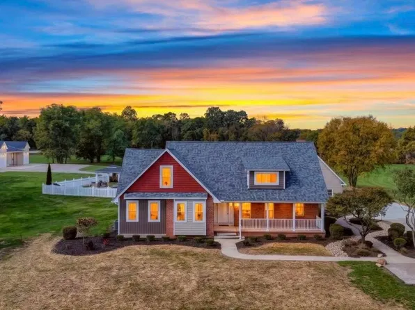 4457 Pickerington Rd NW, Carroll, OH 43112