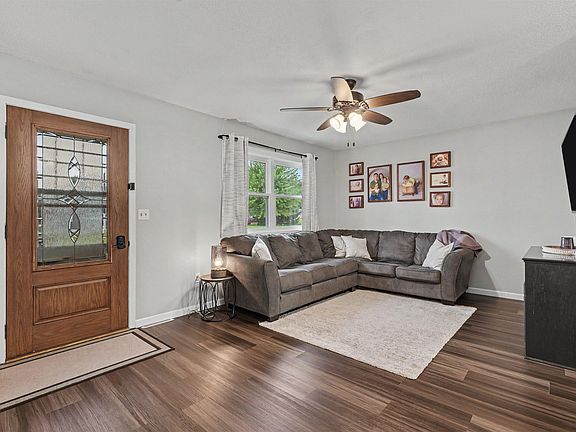 3rd image of 1004 David Dr