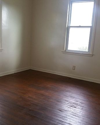 4th image of 1862 Northfield Ave NW