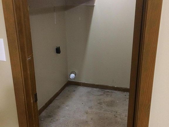 3rd image of 940 E Johnson Ave #940