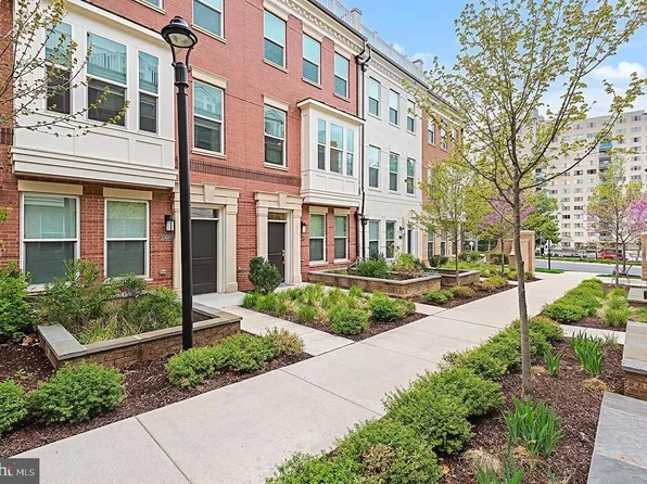 10274 Grosvenor Pl, North Bethesda, MD 20852