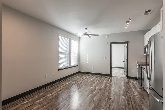 Vintage Gateway Apartments — Photo 35