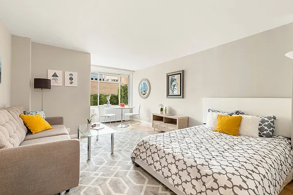 Sold by Compass | media 1