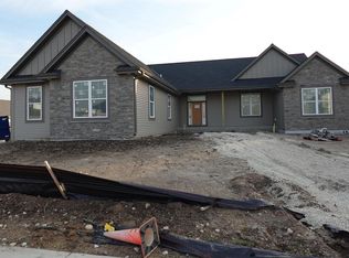 1343 Periwinkle PASS, Oconomowoc, WI 53066