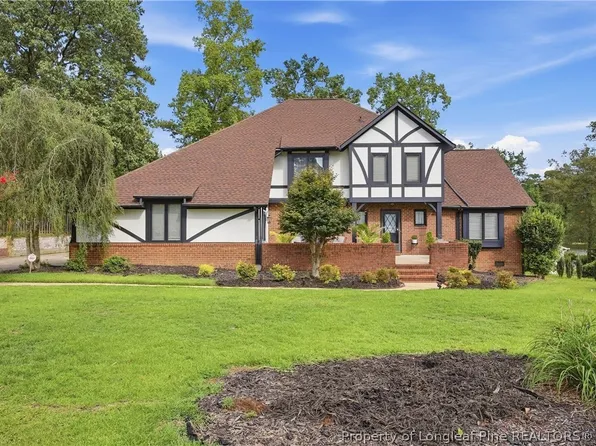 209 E Loch Haven Dr, Fayetteville, NC 28314