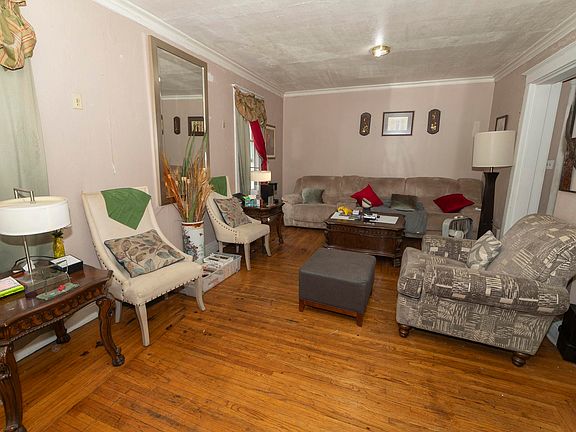 5th image of 1319 W Franklin St