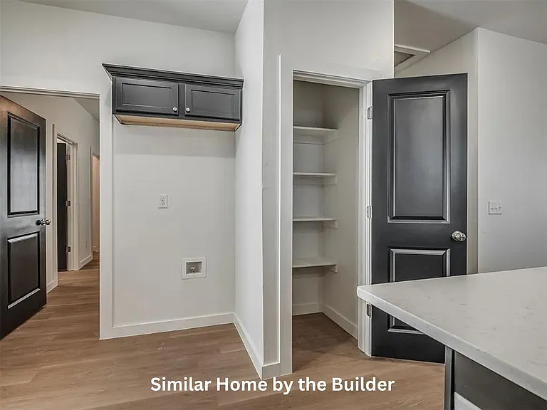 927 SW 29th St — Photo 20
