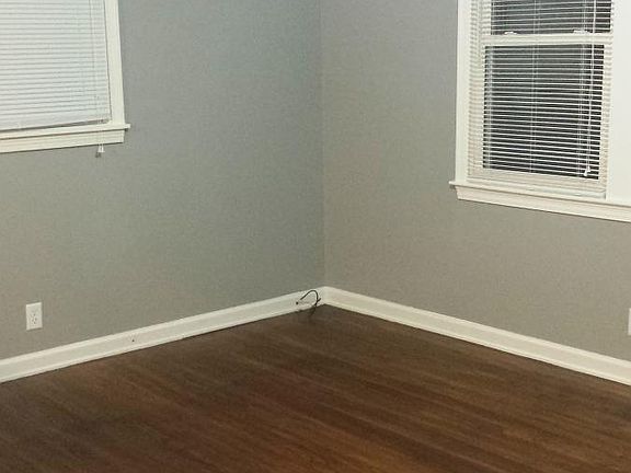 5th image of 322 W Lenox Ave