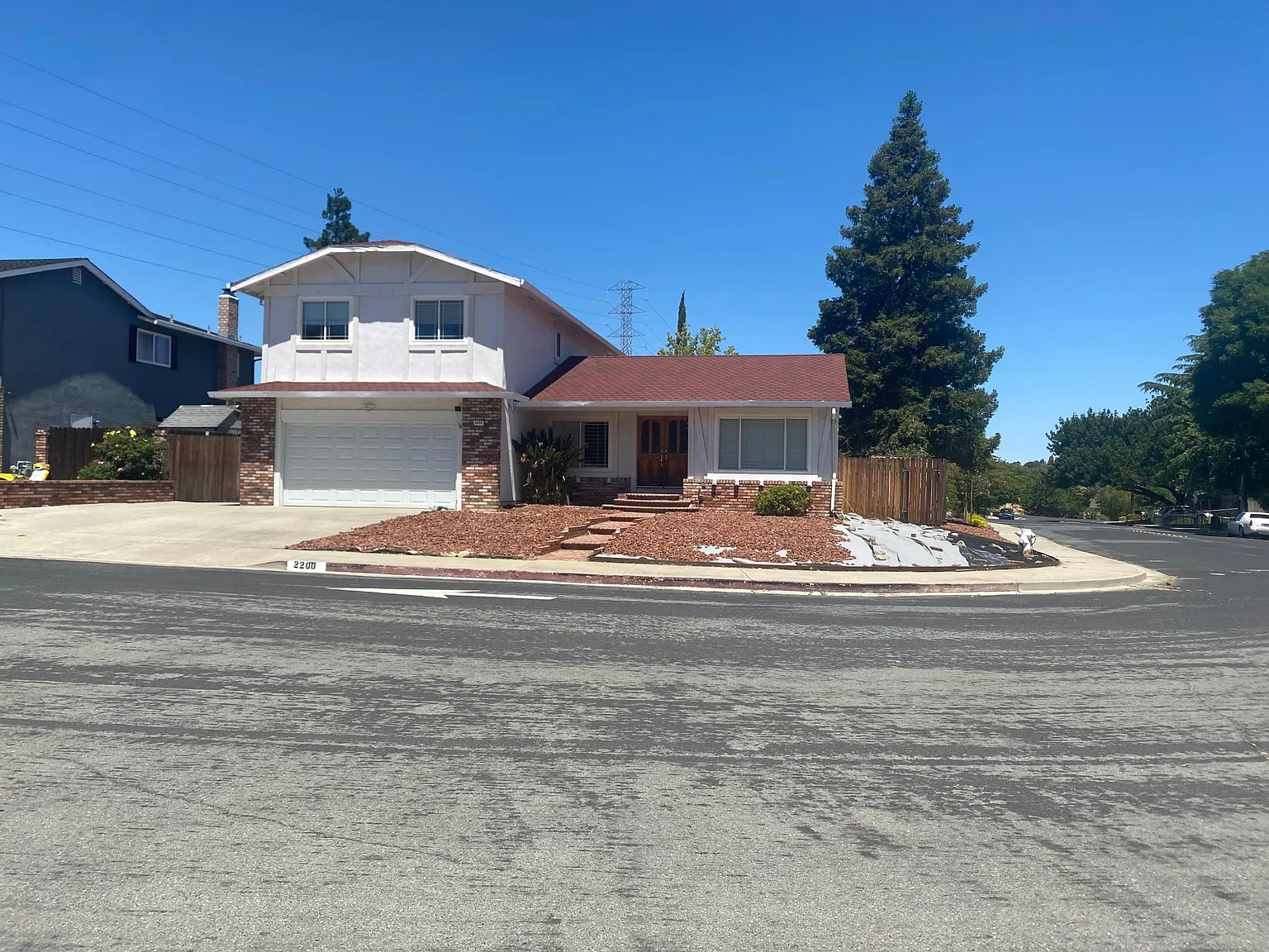 2200 Peyton Ct photo 1