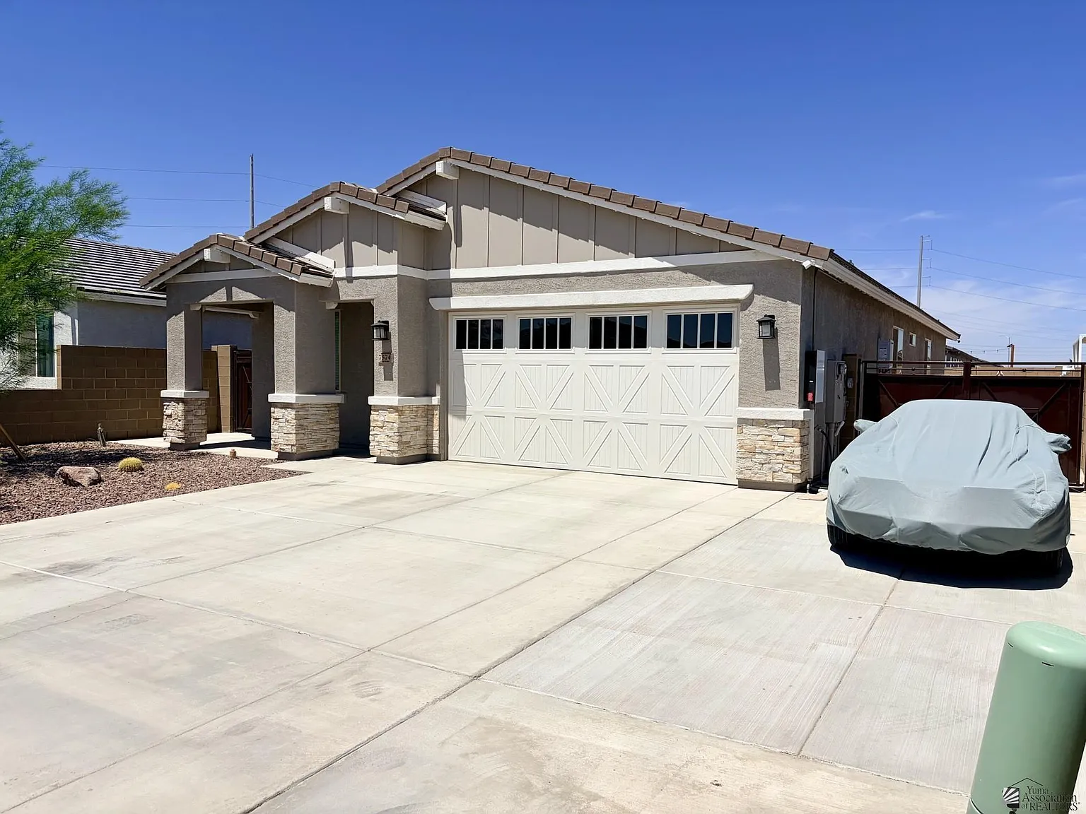 4 bed, 2.0 bath, 1589 sqft, $2,495 — Photo 3