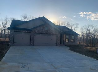 1842 Robin Mill Ct, Maryville, IL 62062