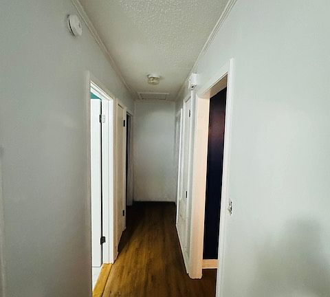 4th image of 8 Cedar Dr