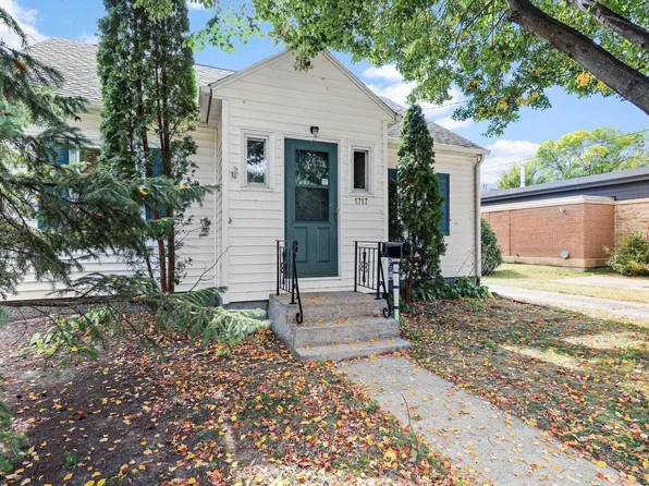 1717 Schlimgen Avenue, Madison, WI 53704