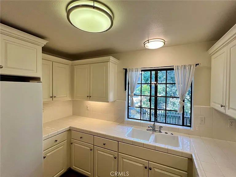1530 Emerson Rd — Photo 13